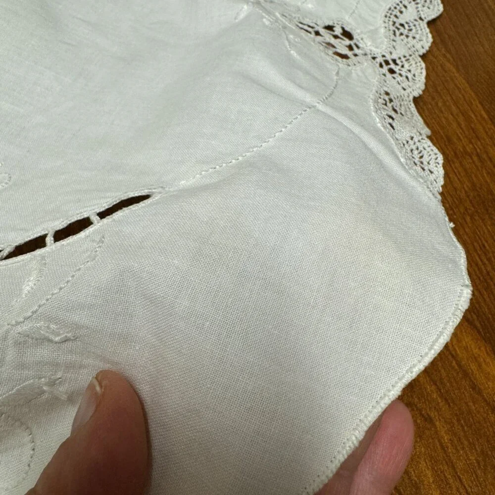 Vintage Centerpiece Doily / Tablecloth 11.5